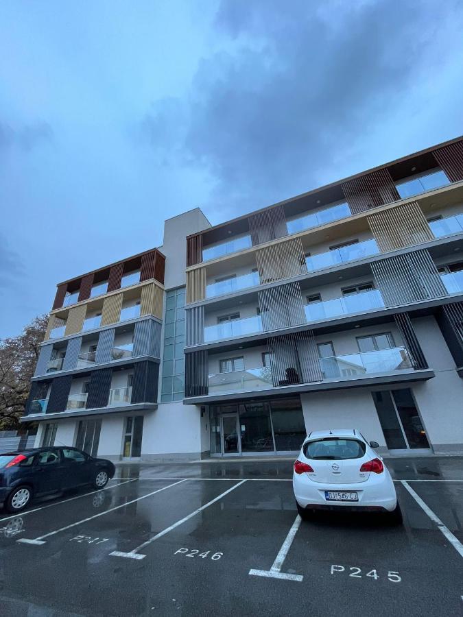 Studio Apartman Implex Apartment Dakovo Exterior photo