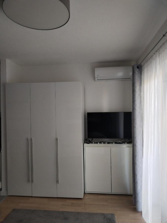 Studio Apartman Implex Apartment Dakovo Exterior photo